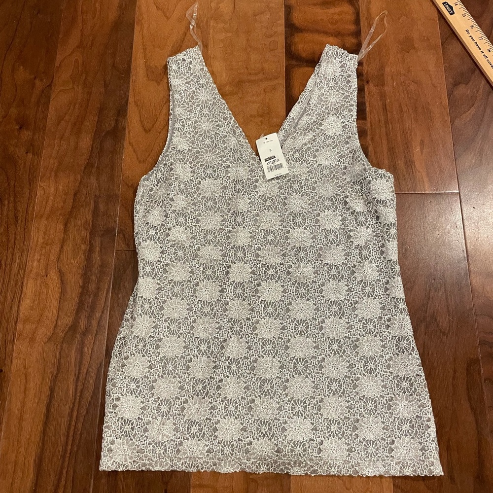 Banana Republic silver shell tank with lace
